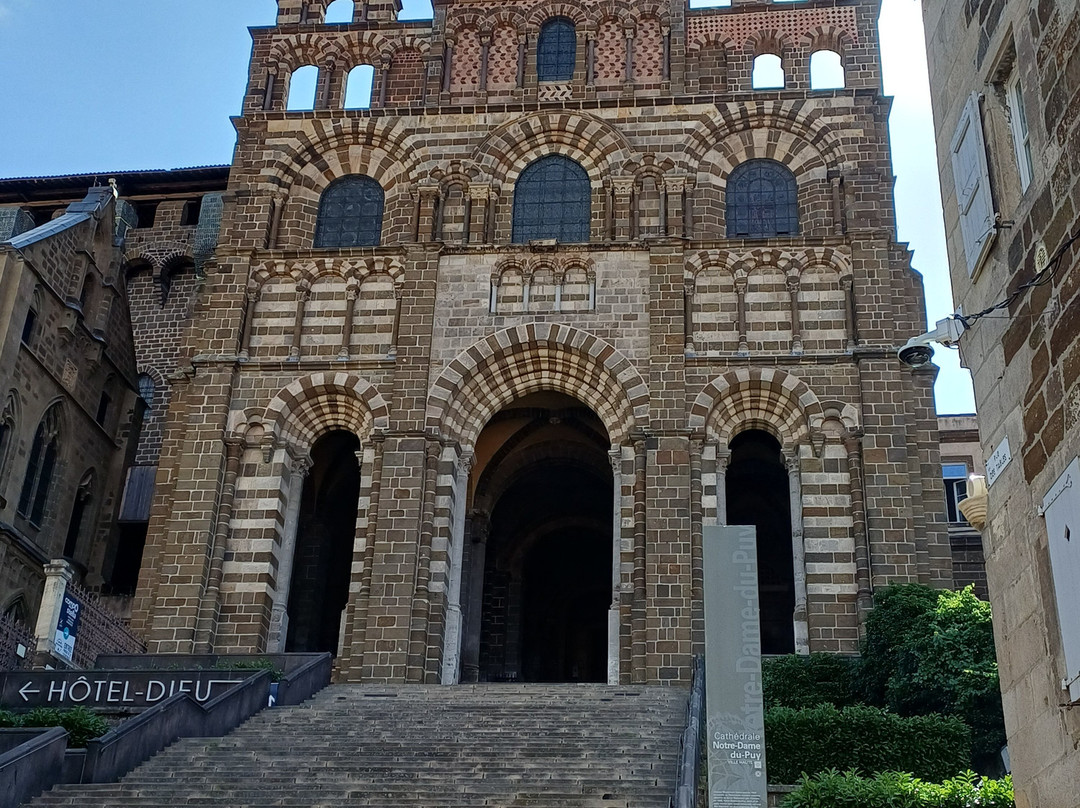 Cathédrale Notre-Dame-勒皮必去景点