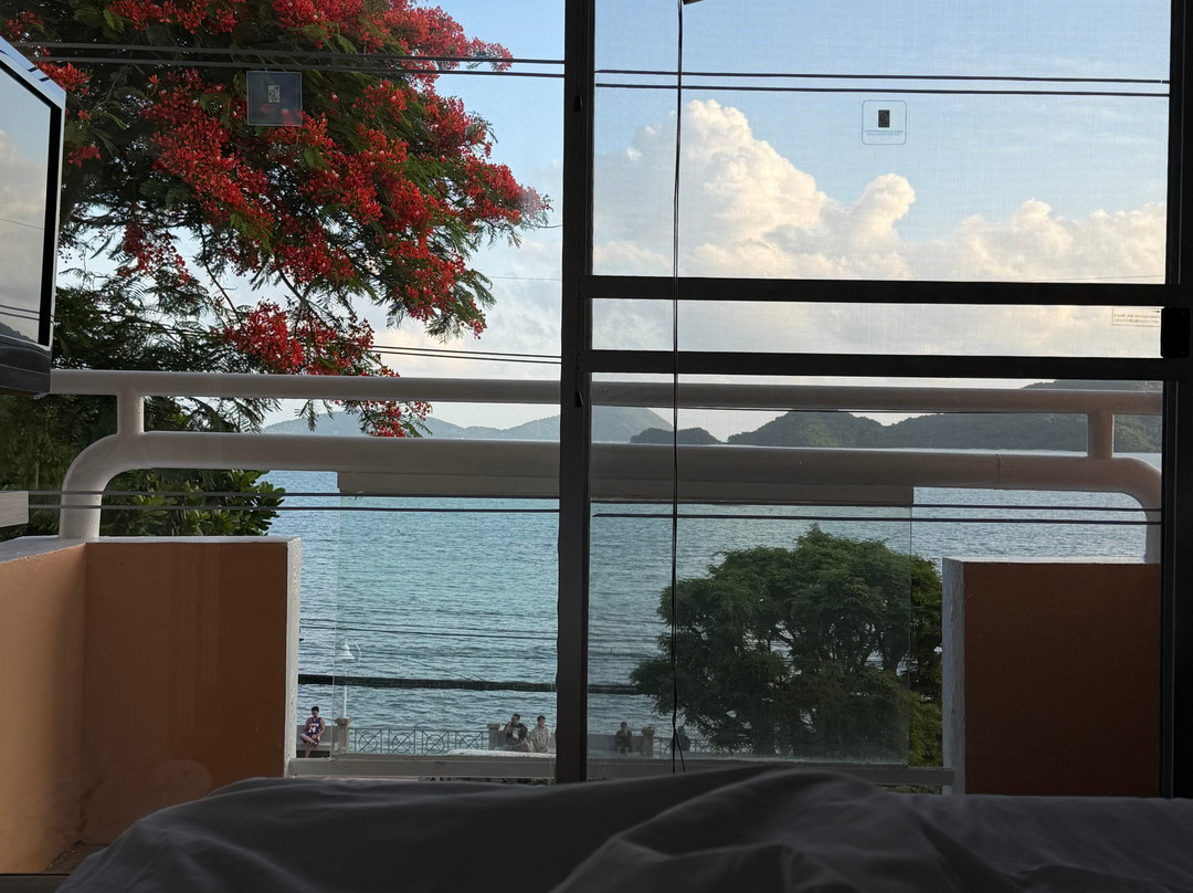 普吉岛凯特睿海湾酒店主图