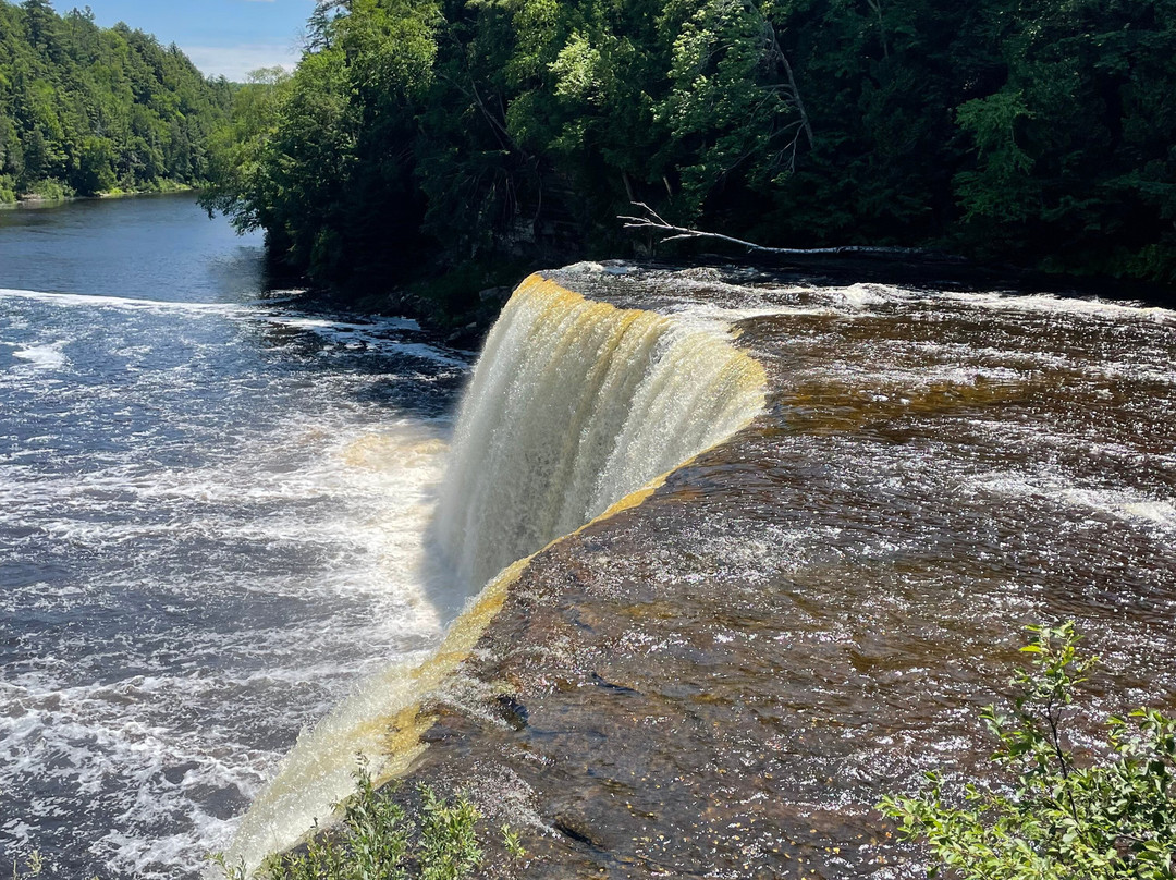 Tahquamenon Falls State Park-Paradise必去景点