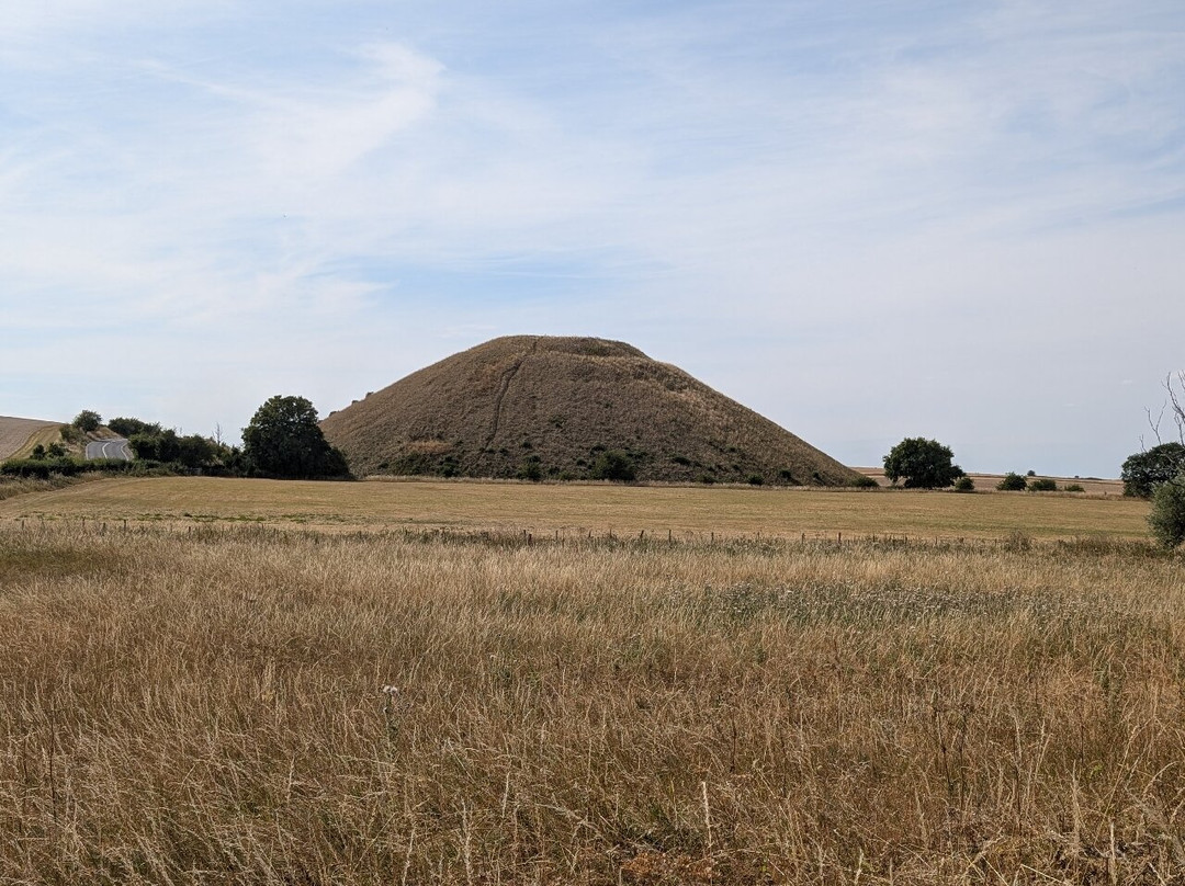 Silbury Hill-埃夫伯里必去景点