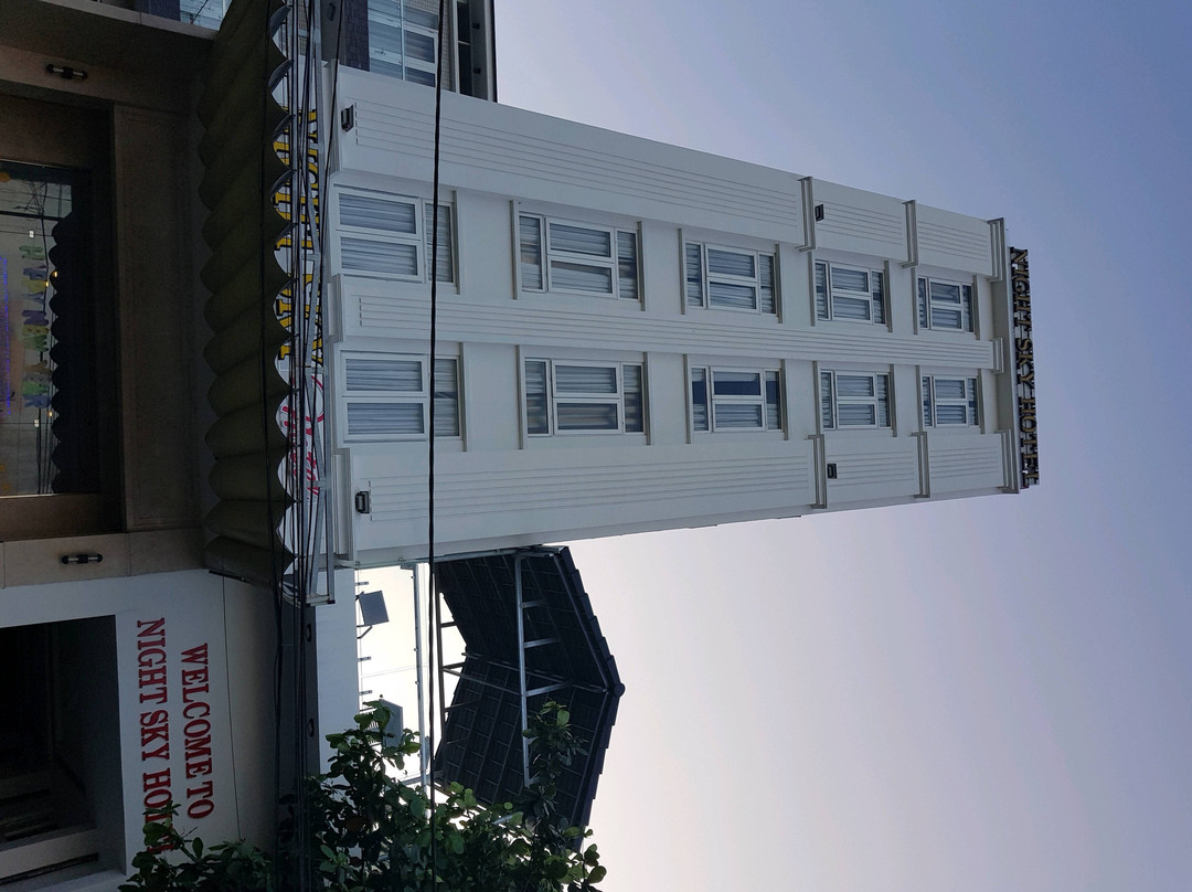 岘港晚空酒店主图