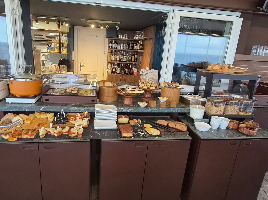 乔利罗杰酒店主图