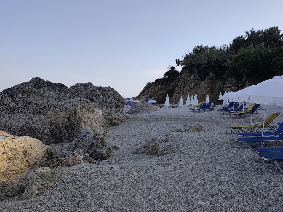 Megali Petra Beach-Kalamitsi必去景点