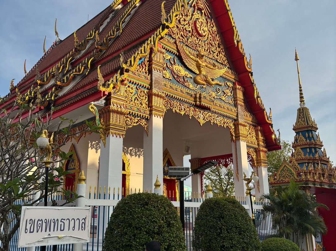 Wat Mongkol Nimit-Talat Yai必去景点