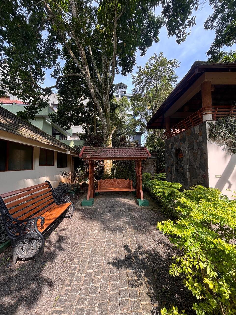 桑达里卡尔达蒙郡酒店-旅行者