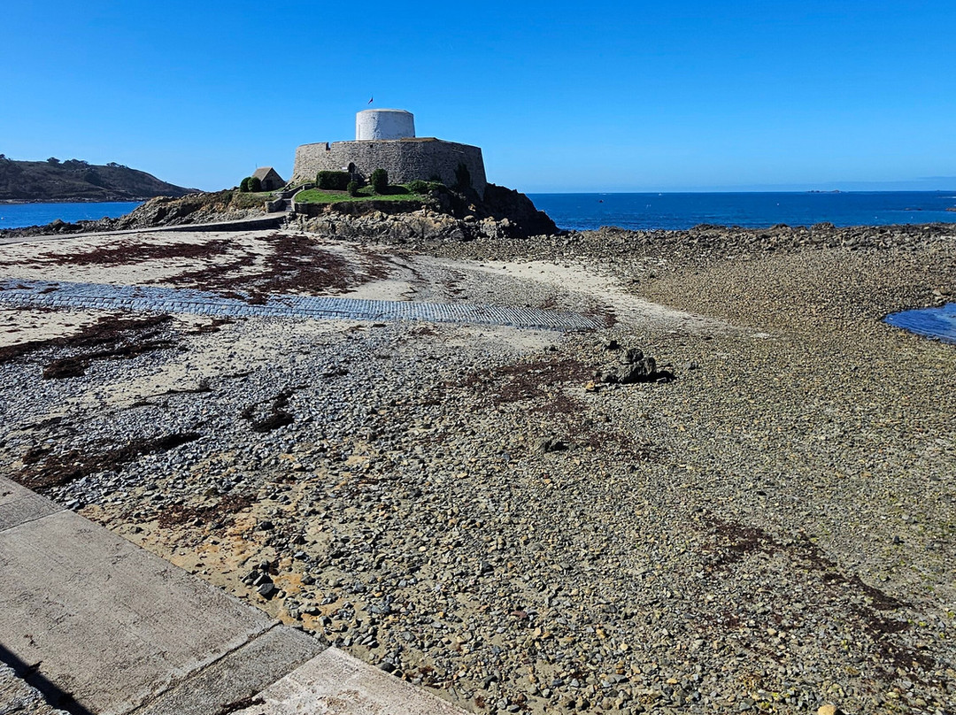 Island Coachways-St Peter Port必去景点