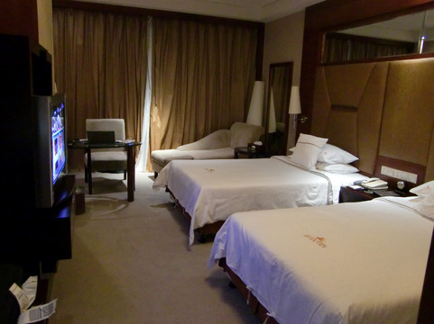 益泉大酒店主图