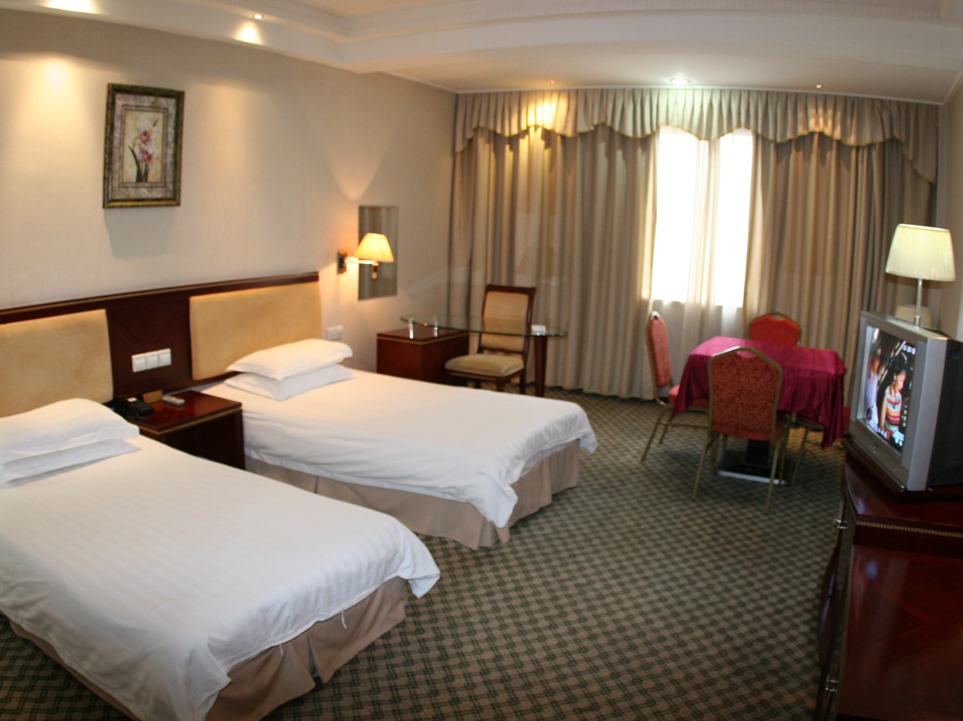 凯旋门大酒店主图