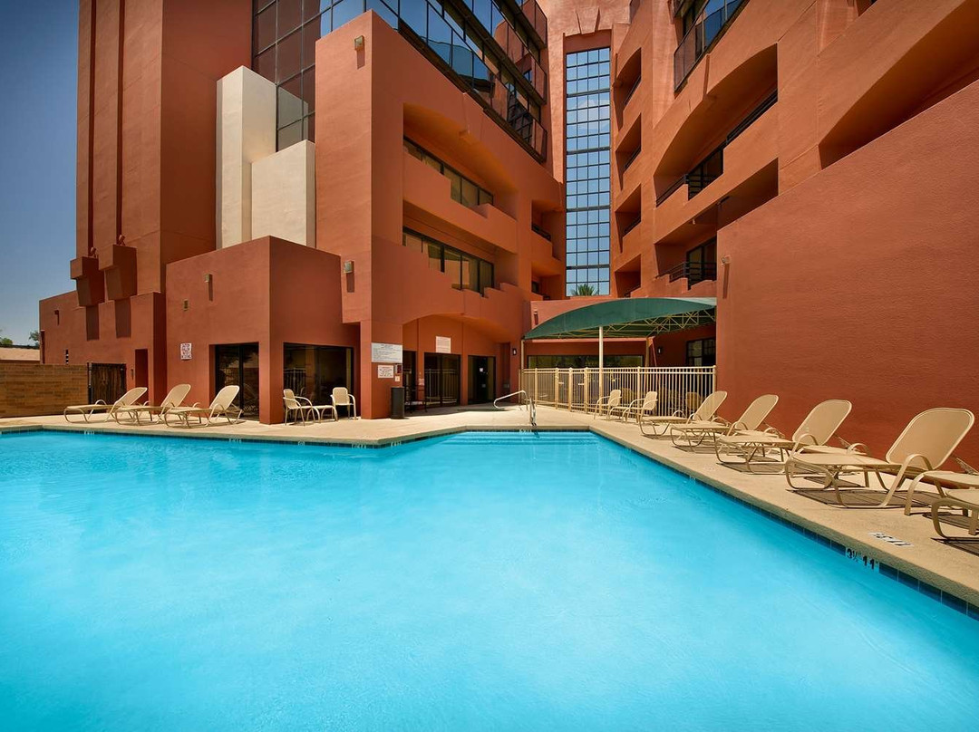 凤凰城机场德鲁酒店主图