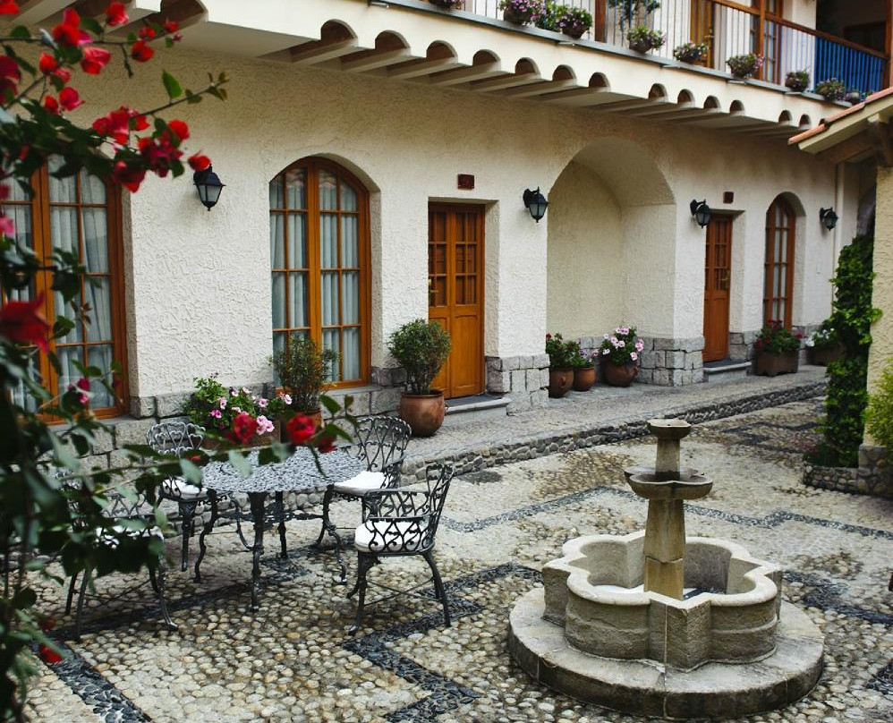 拉巴斯罗萨里奥酒店