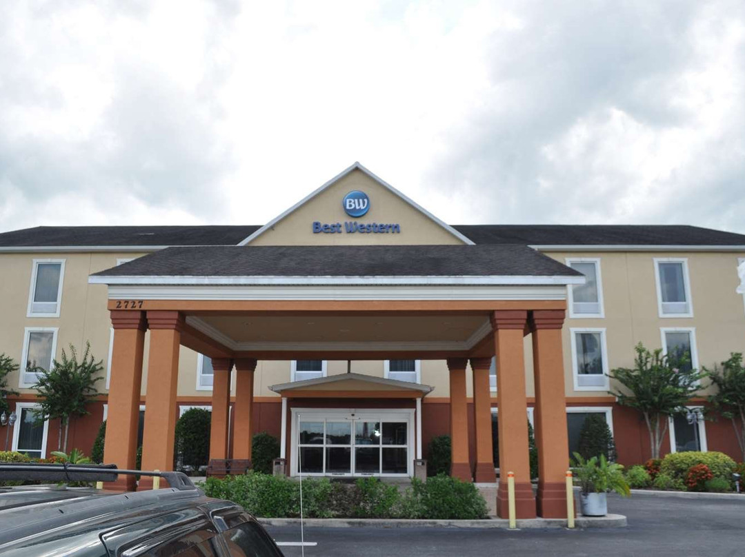 遗产贝斯特韦斯特套房酒店主图