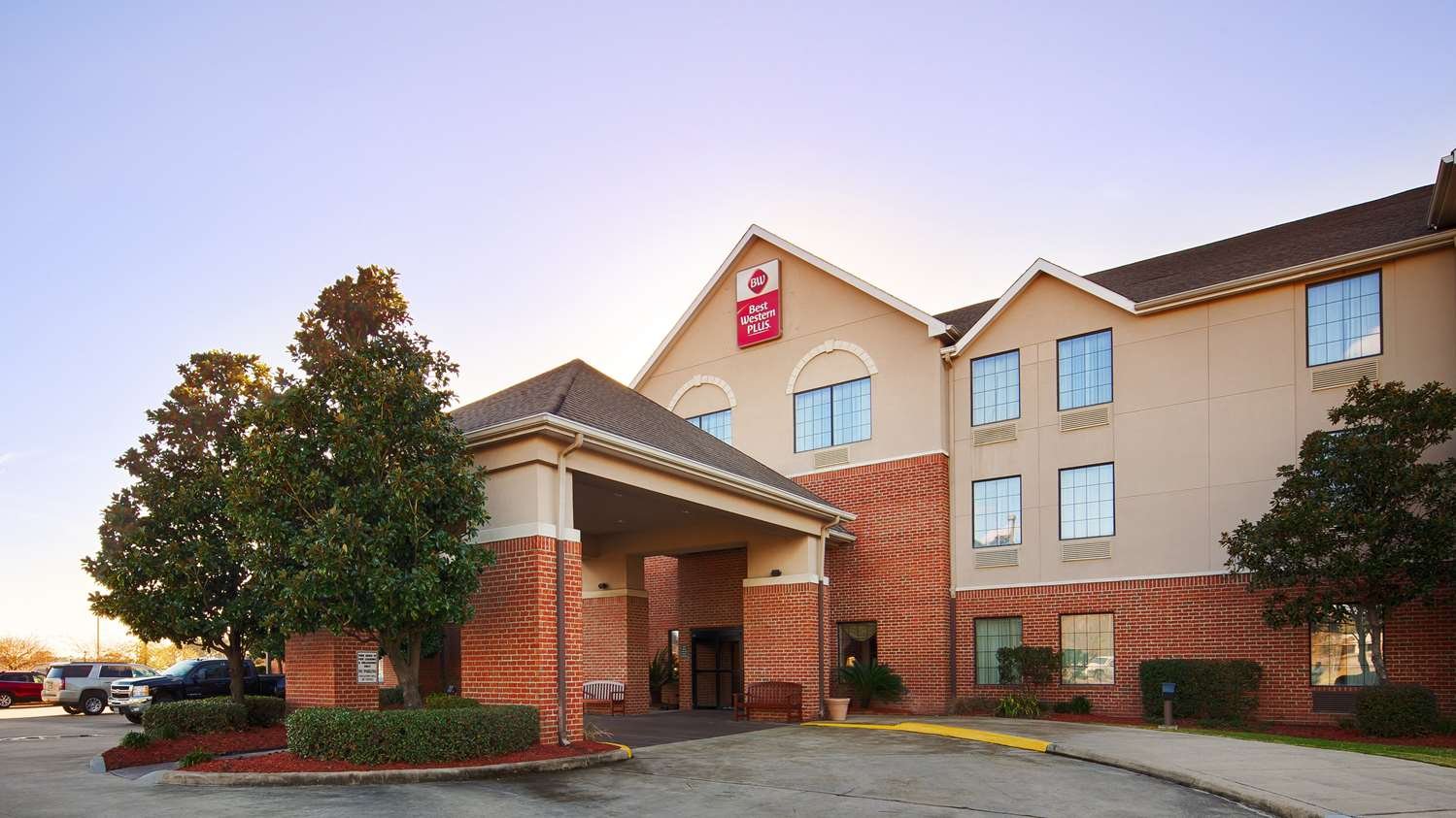 Best Western Plus Executive Hotel & Suites-官方