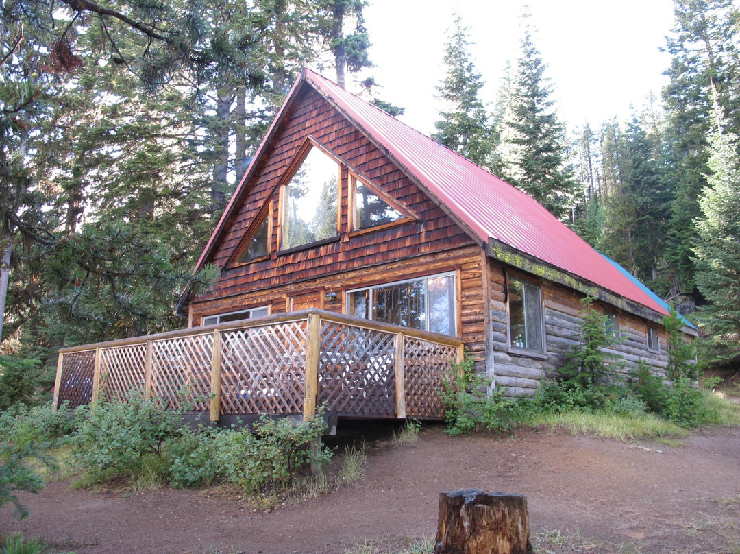 Paulina Lake Lodge