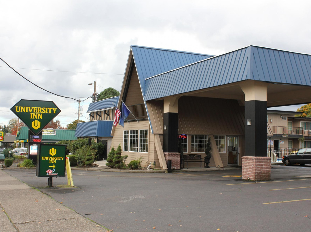 尤金大学旅馆&套房酒店