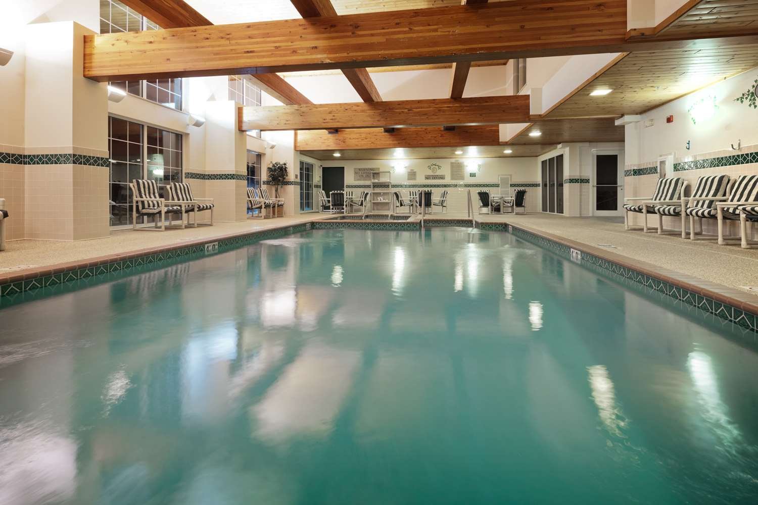 Holiday Inn Express & Suites Port Washington-官方
