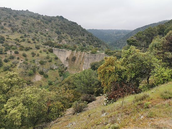 Presa del Gasco Las Matas Trail-拉斯罗萨斯必去景点