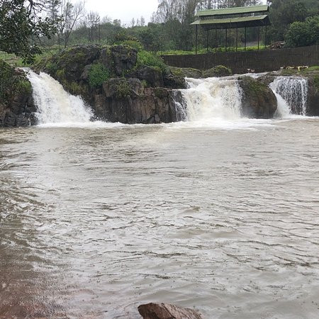Lingmala Waterfall景点图片