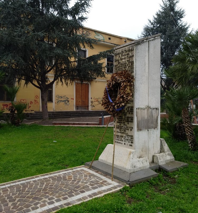 Lapide dell'Eccidio dei 14 Carabinieri景点图片