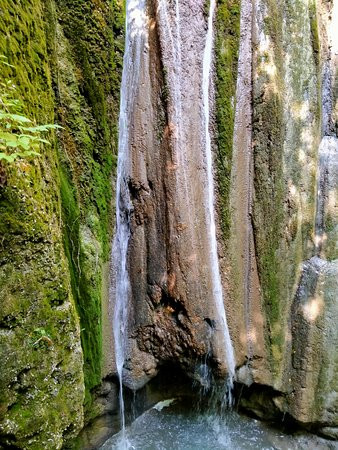Gebiusskiye Waterfalls-Teshebs必去景点