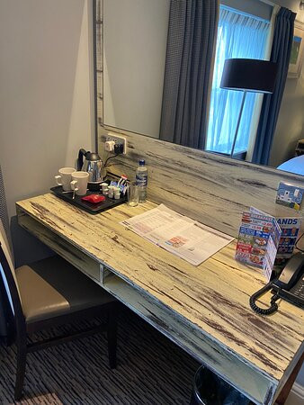 The Red Lion Hotel主图