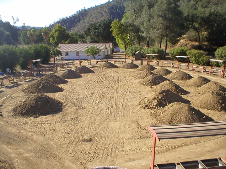 科灵加旅游景点-Benitoite Mining Company