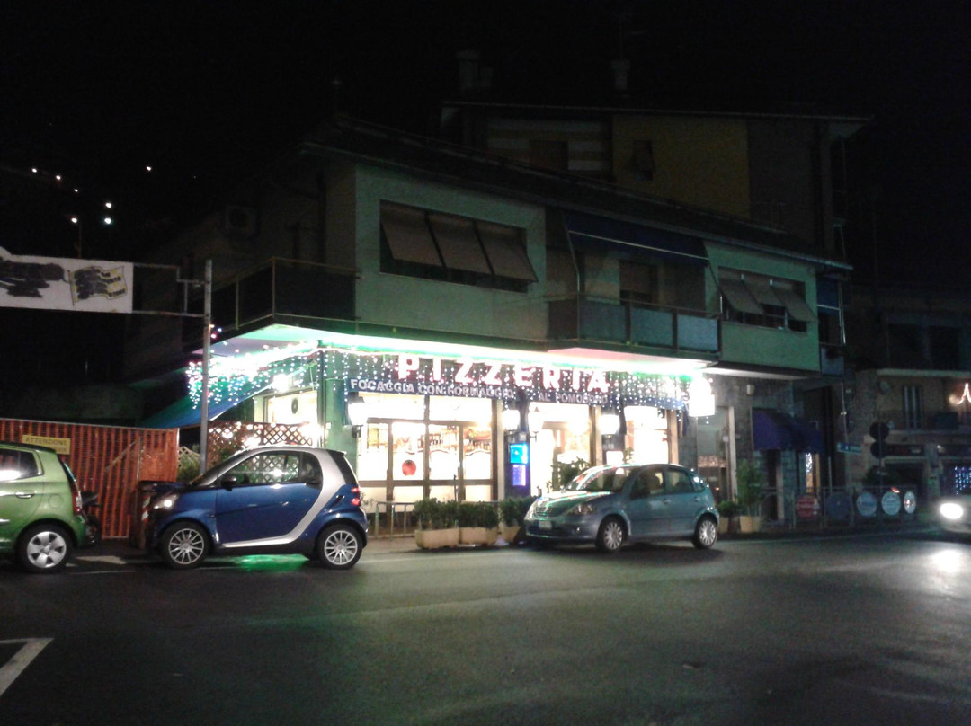 Al Pomodoro Pizzeria