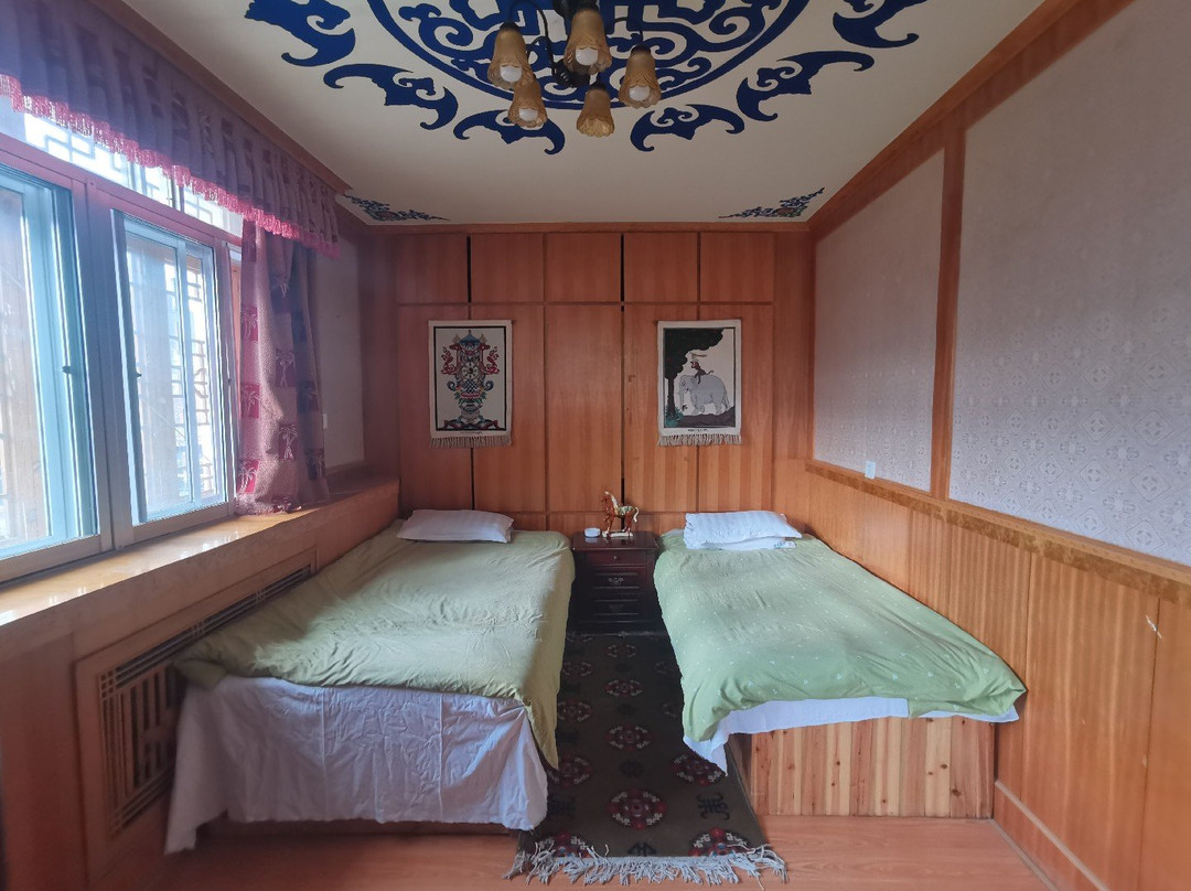 央廓尔藏家乐主图