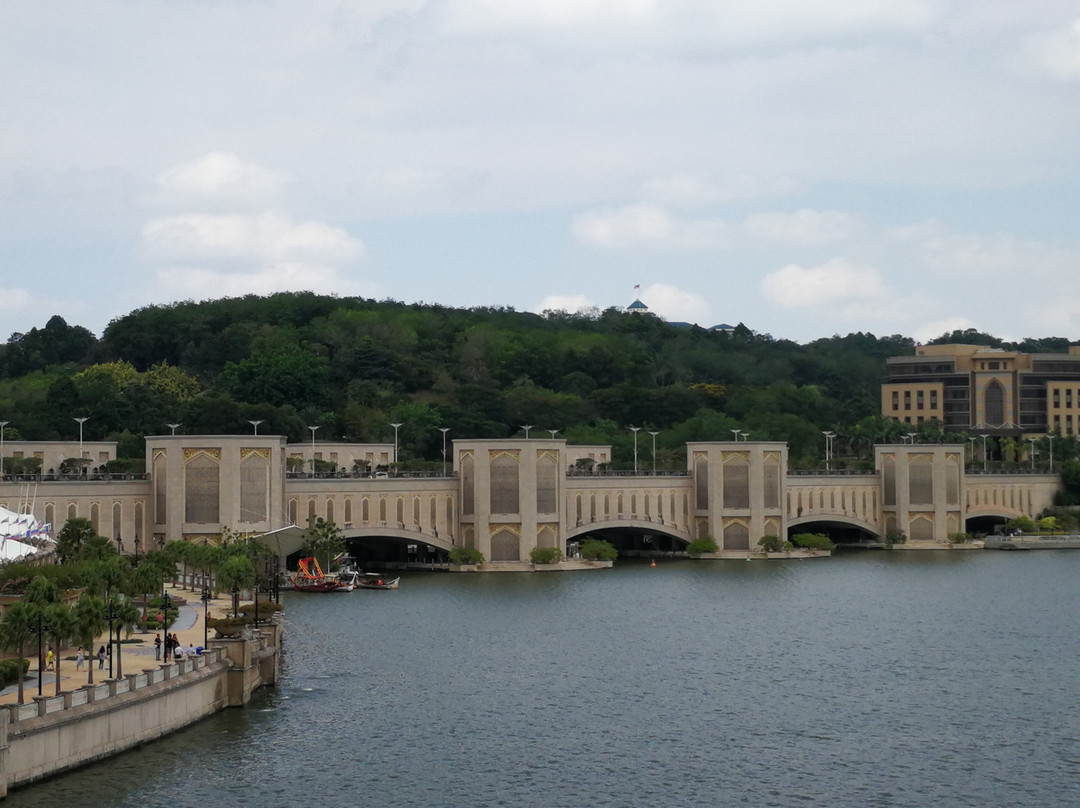 Putra Bridge