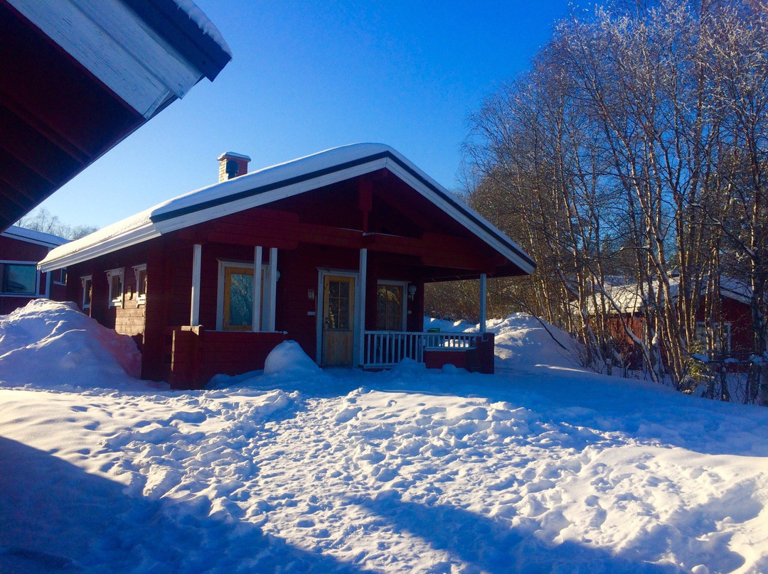 伊纳利渡假村酒店