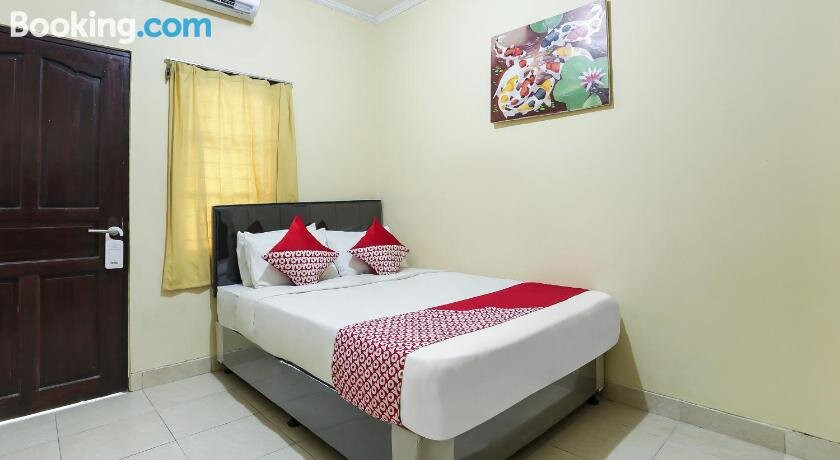 OYO 90907 Handika Jaya Bs