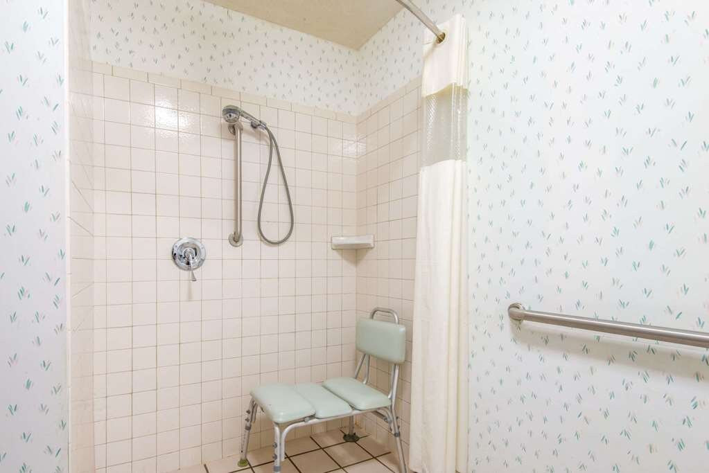 Baymont by Wyndham Topeka主图