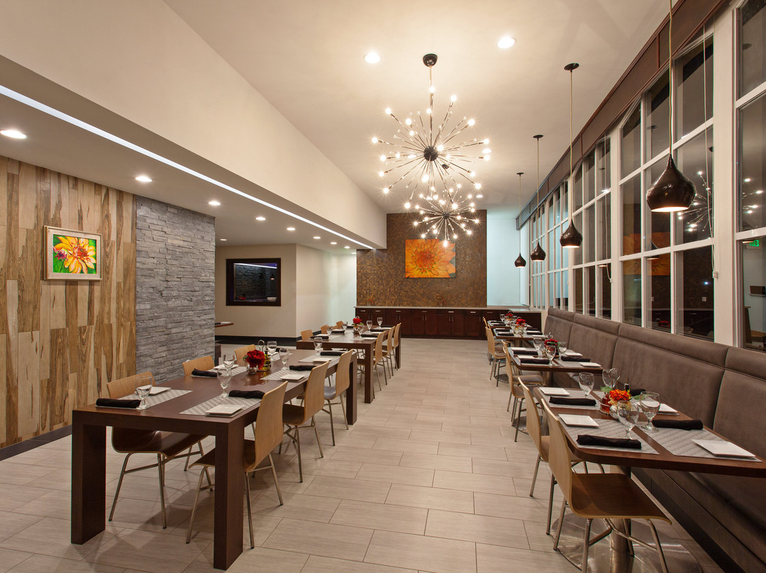 西柯维纳假日酒店主图