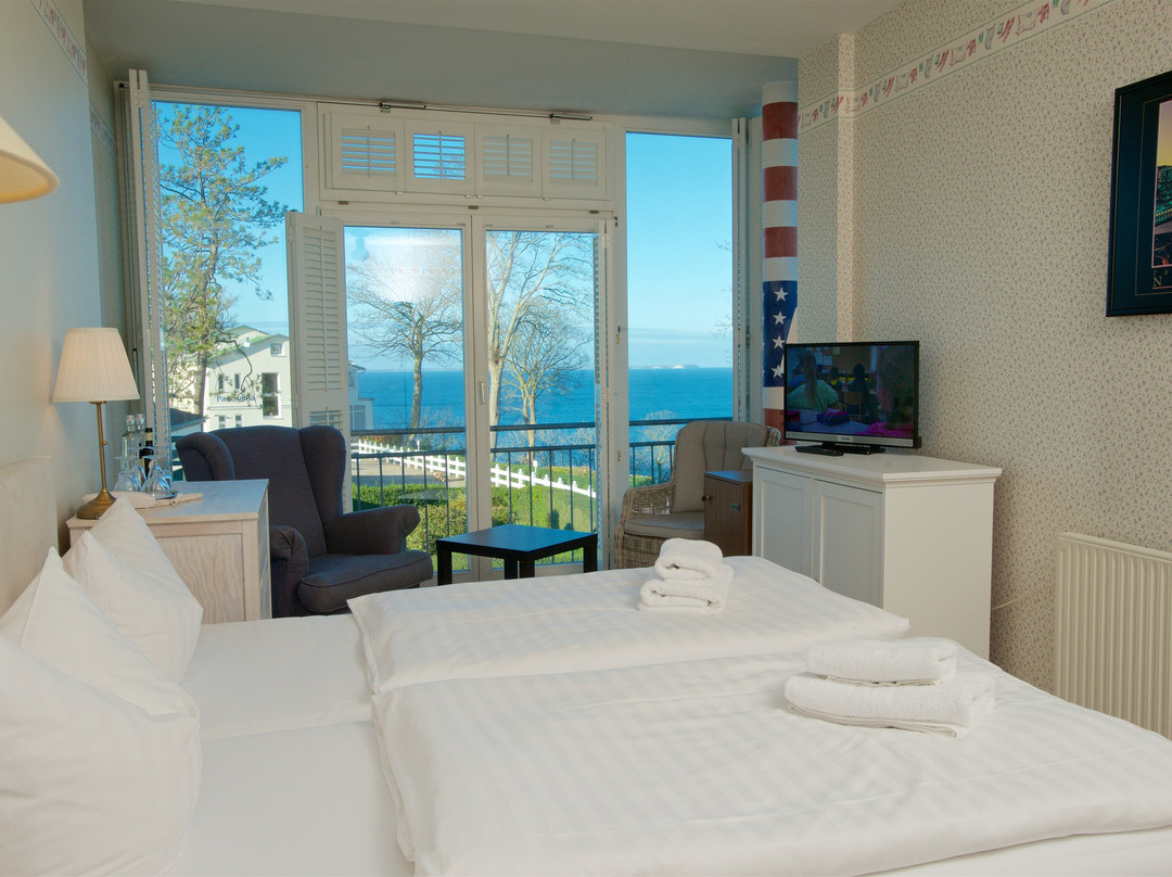 Panorama Hotel Lohme主图