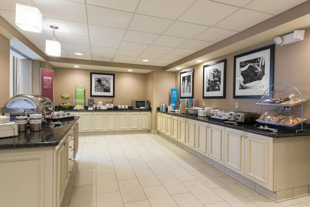 Hampton Inn & Suites Hartford-Manchester主图