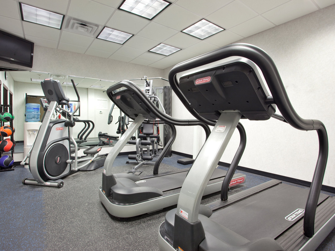 Holiday Inn Express & Suites Akron Regional Airport Area By IHG主图