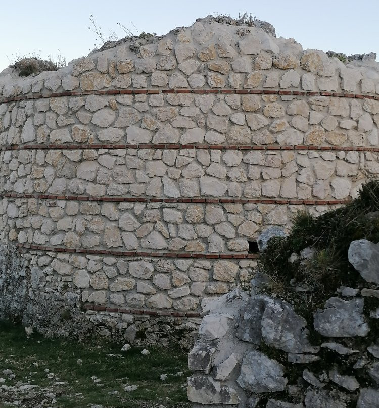 Castello di Roccamandolfi-Roccamandolfi必去景点