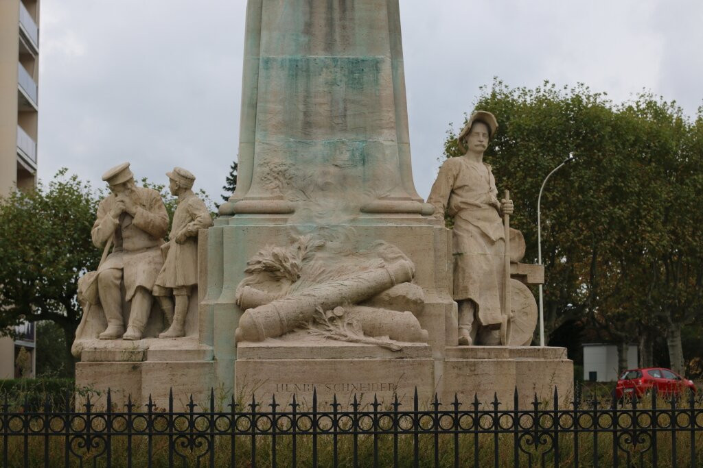 Monument À Henri Schneider景点图片