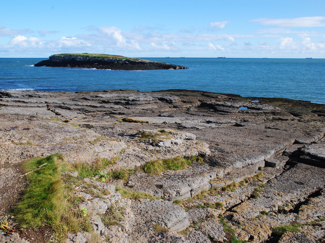 Moelfre Beach景点图片