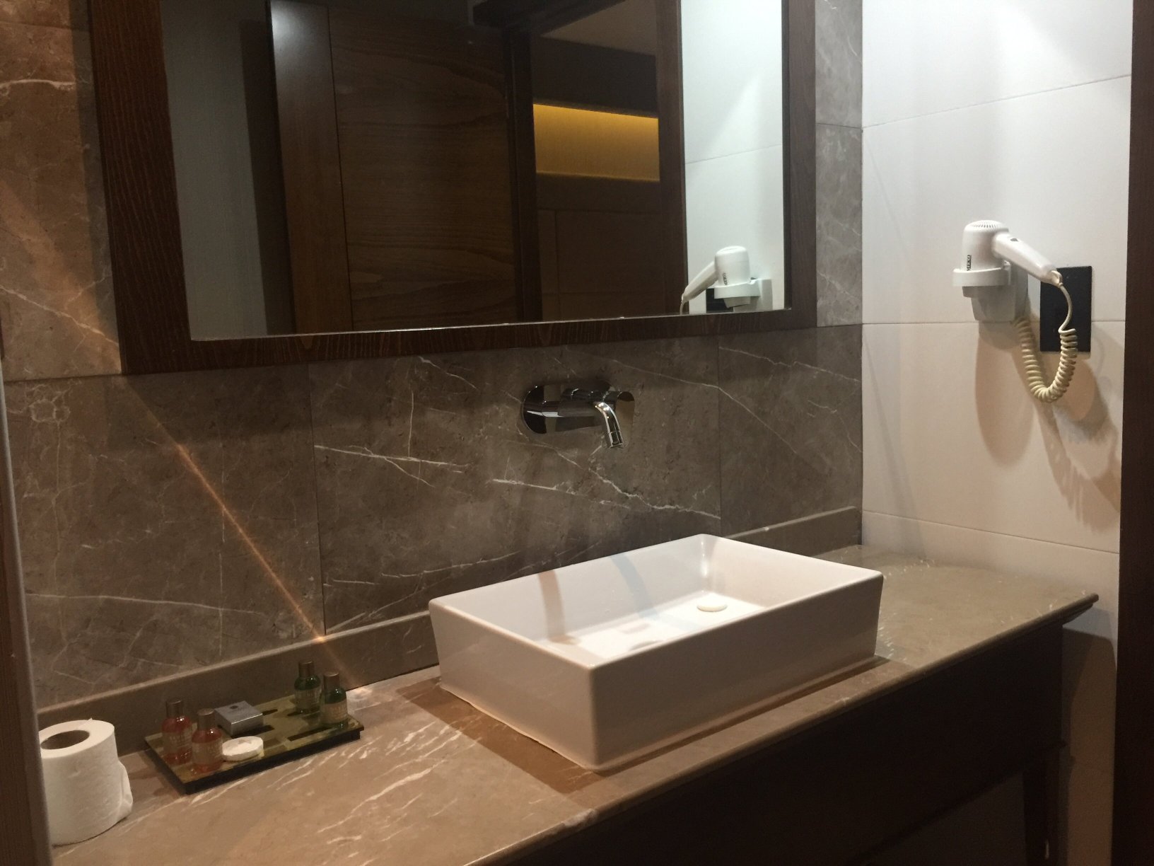 Malpas Hotel & Casino-浴室