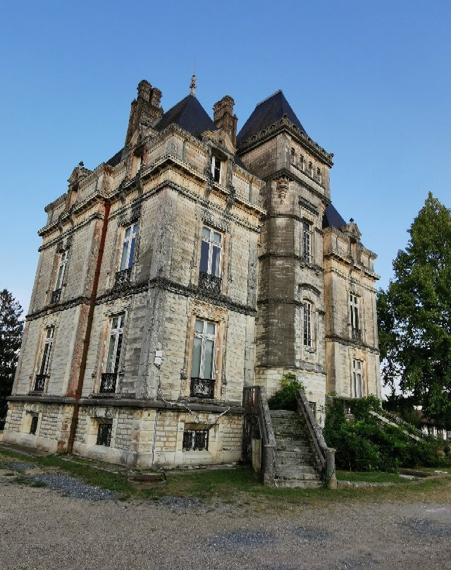 Château Lota.-Ustaritz必去景点