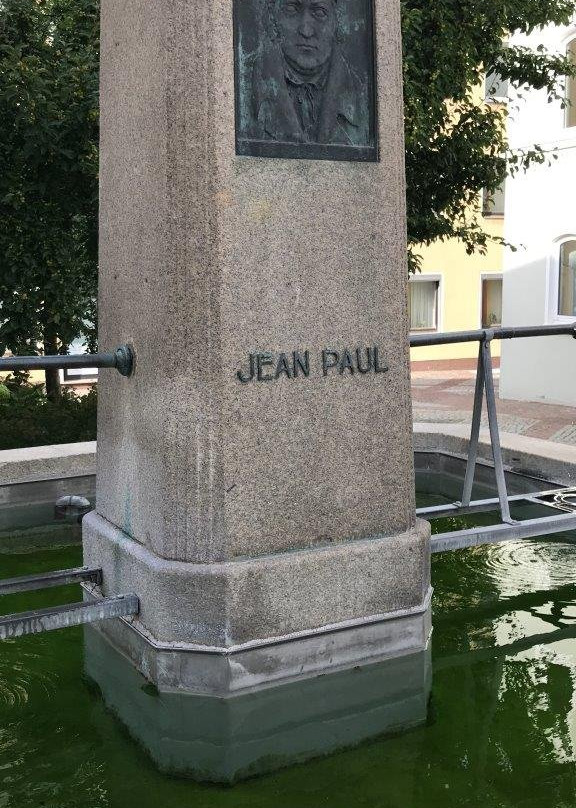 Jean Paul Brunnen-Hof必去景点
