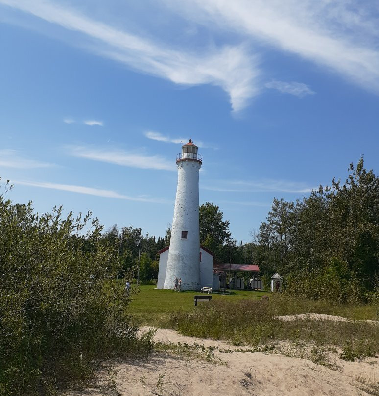 Sturgeon point lighthouse景点图片
