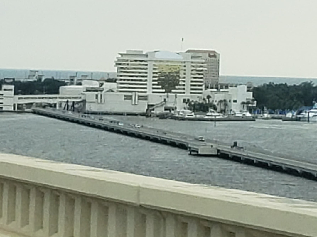 宫殿娱乐场度假村主图