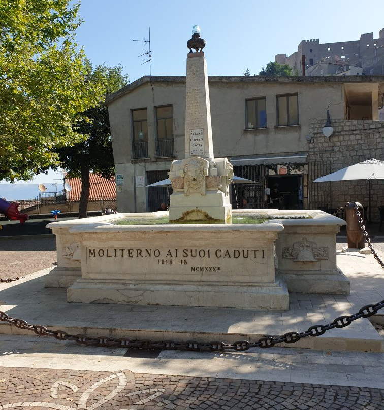 monumento ai caduti景点图片