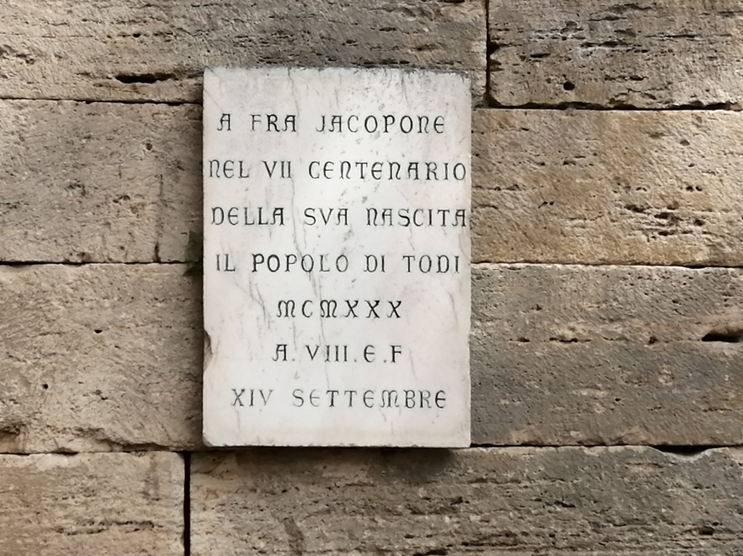 Monumento a Jacopone da Todi-托迪必去景点