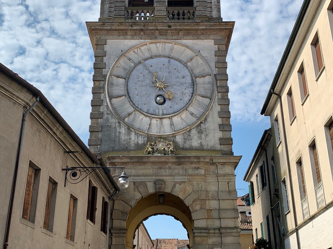 Porta Vecchia o Torre Civica-Este必去景点