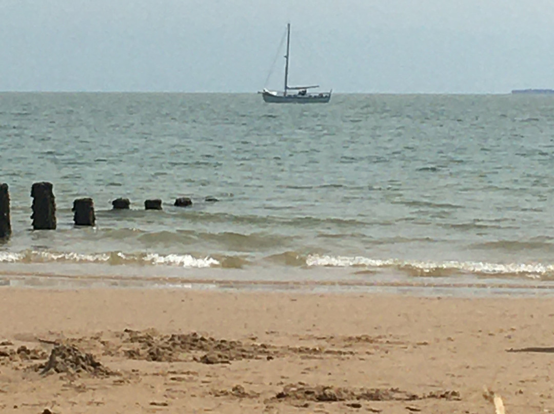 Frinton on Sea Beach景点图片