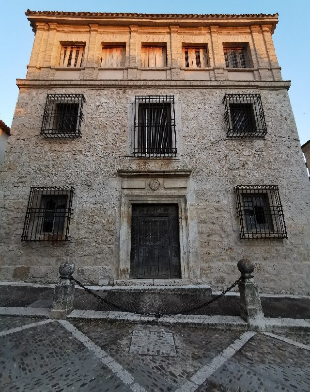 Casa de la Cadena-钦琼必去景点