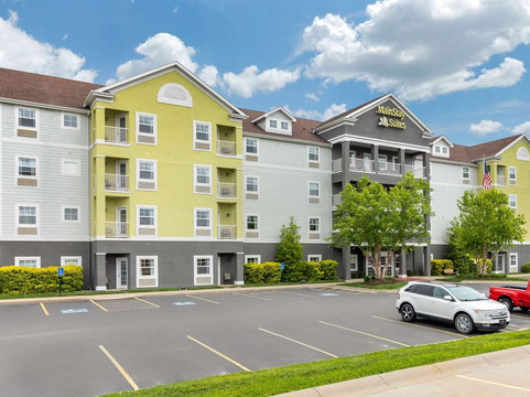 圣罗伯特主要留宿套房酒店 - 伍德堡雷奥纳德主图