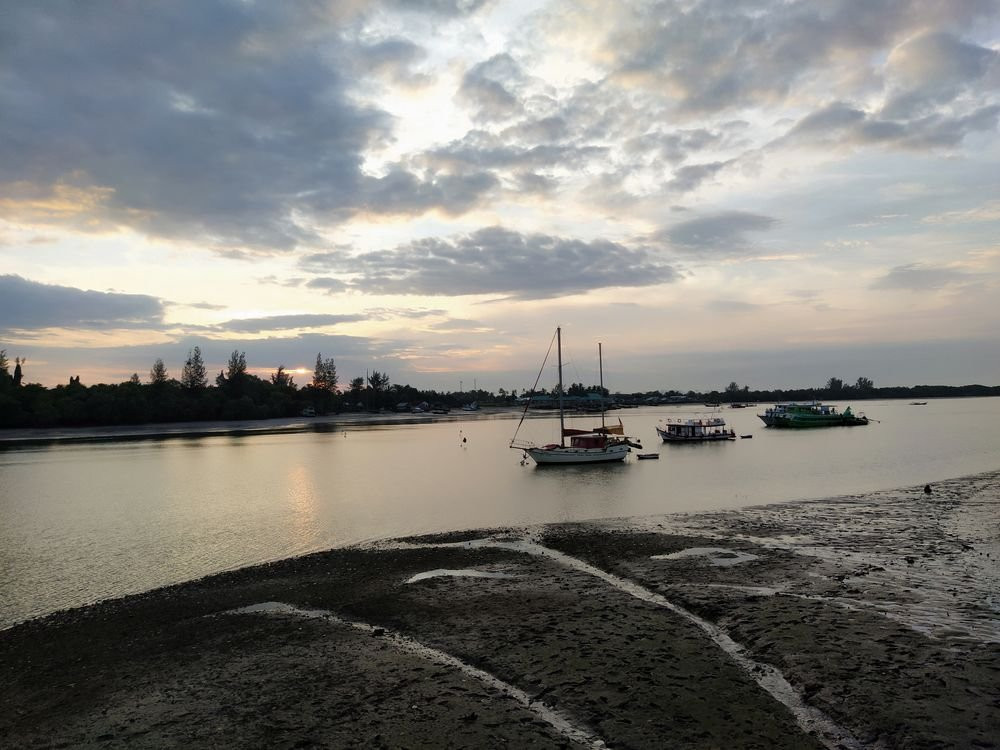 Krabi River Marina景点图片